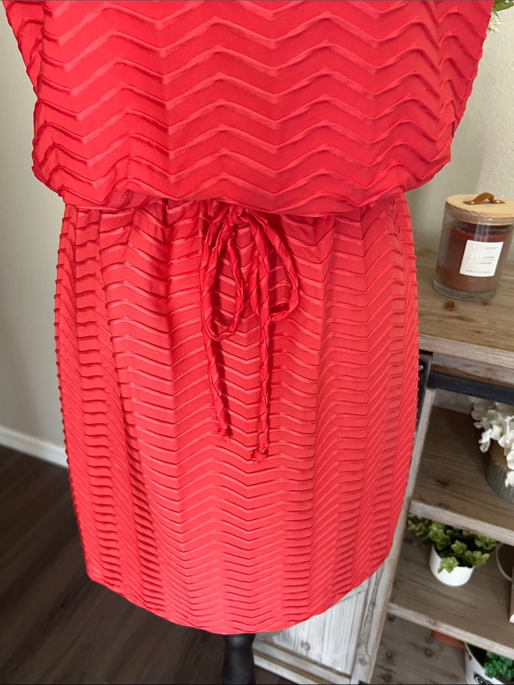Enfocus Studio Coral Red Sleeveless Chevron Tie-Waist Mini Dress - Picture 3 of 5